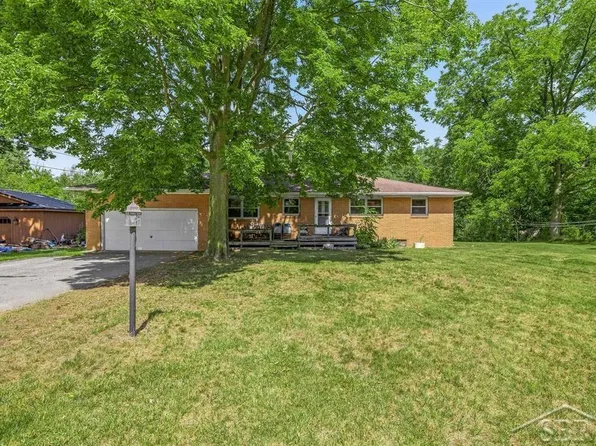 3314 N Genrich Dr, Sanford, MI 48657