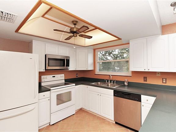 2nd image of 10569 Lake Breeze Dr