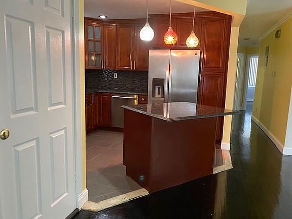 4th image of 8607 239th St