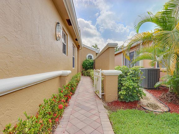 4th image of 4370 Kensington Park Way