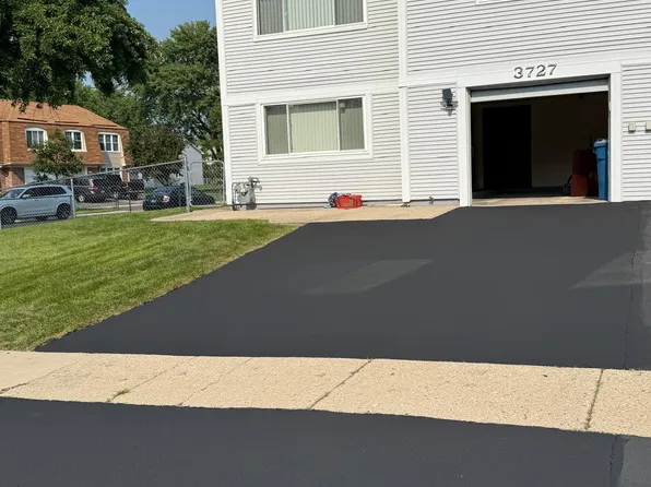 3727 Monitor Dr, Hanover Park, IL 60133