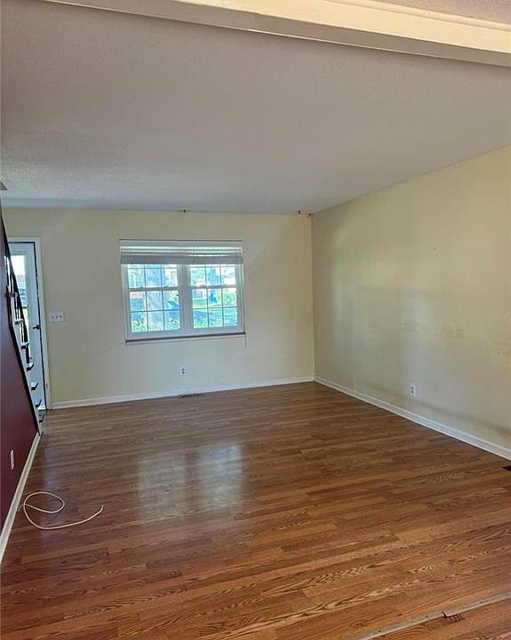 2nd image of 3415 NE 69th St