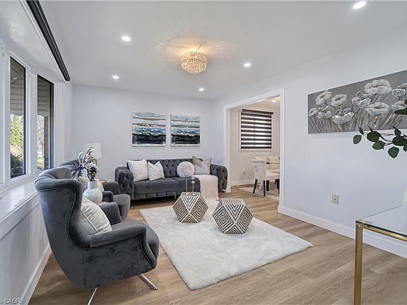 5th image of 60 Lysanda Ave