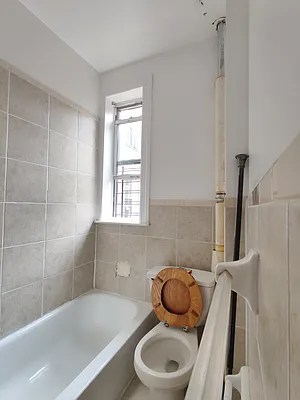 Rented by Signature Property Realty | media 2