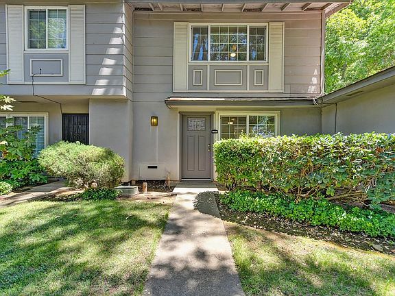 2nd image of 8884 La Riviera Dr Unit D