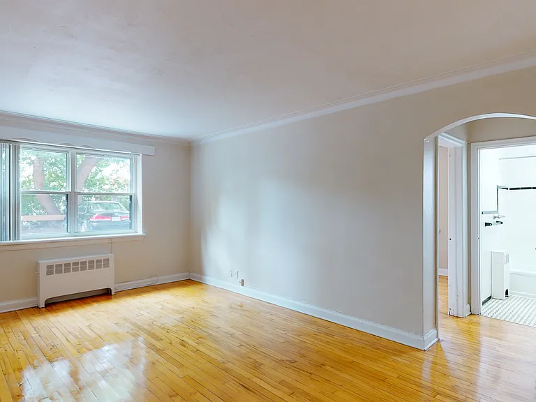 385 Besserer St — Photo 26