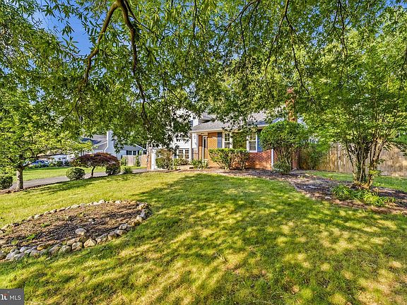 3rd image of 5211 Gilpin Dr