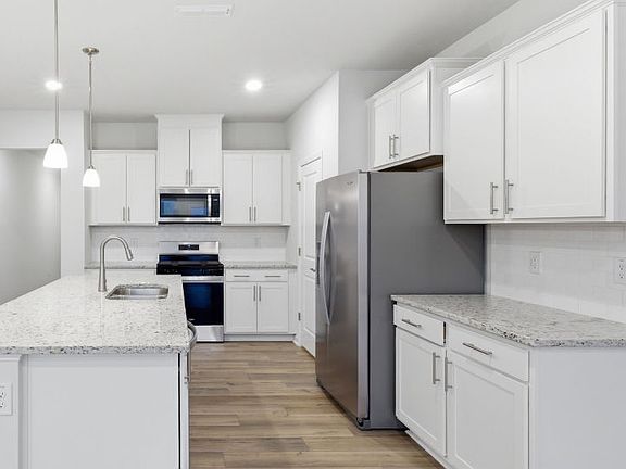 Meadowlark 28 - Lavish Kitchen with Plenty of Prep Space