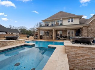 200 Country Club Dr, Mount Pleasant, TX 75455
