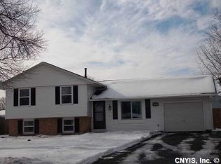 8081 Evesborough Dr, Clay, NY 13041