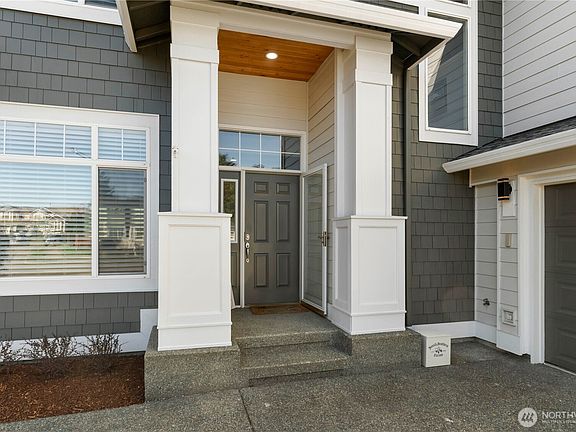 3rd image of 6021 Olive Avenue SE