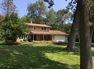 41W388 Sunset Dr, St Charles, IL