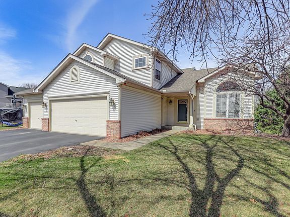 2nd image of 3217 Meadow Brook Pl