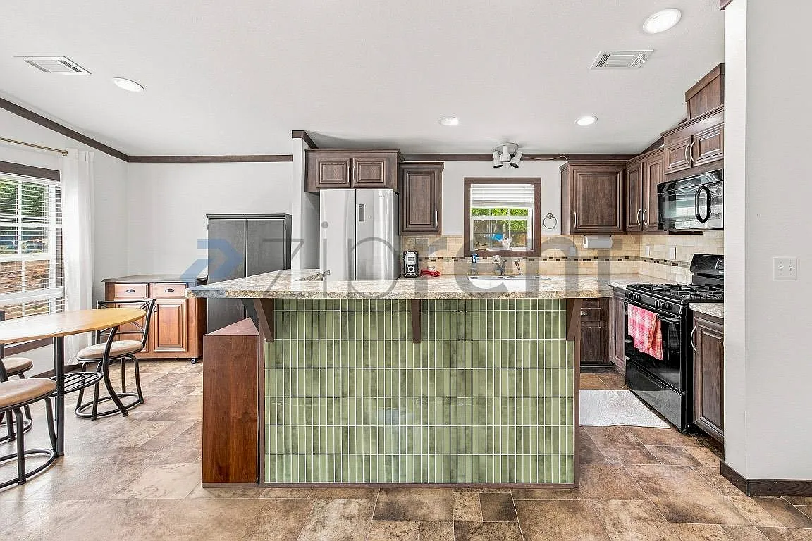 Valero Estates 1 — Photo 4