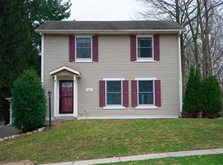 926 3rd St, Baraboo, WI 53913