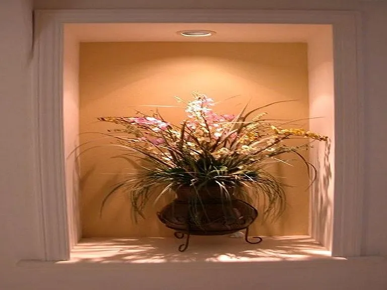Entrance Alcove.