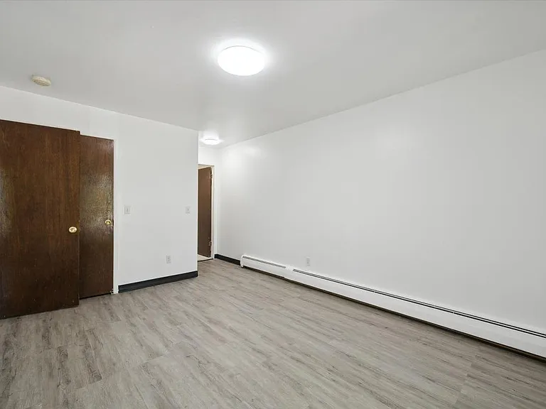 Parkside Apartments — Photo 10