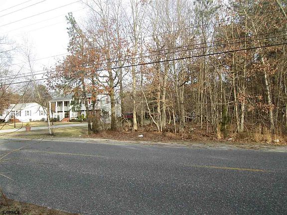 3rd image of 4030 Tremont Ave