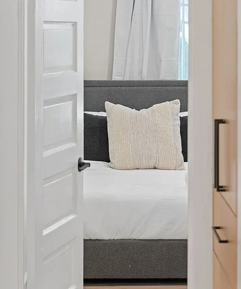 1224 N Ogden Dr — Photo 43