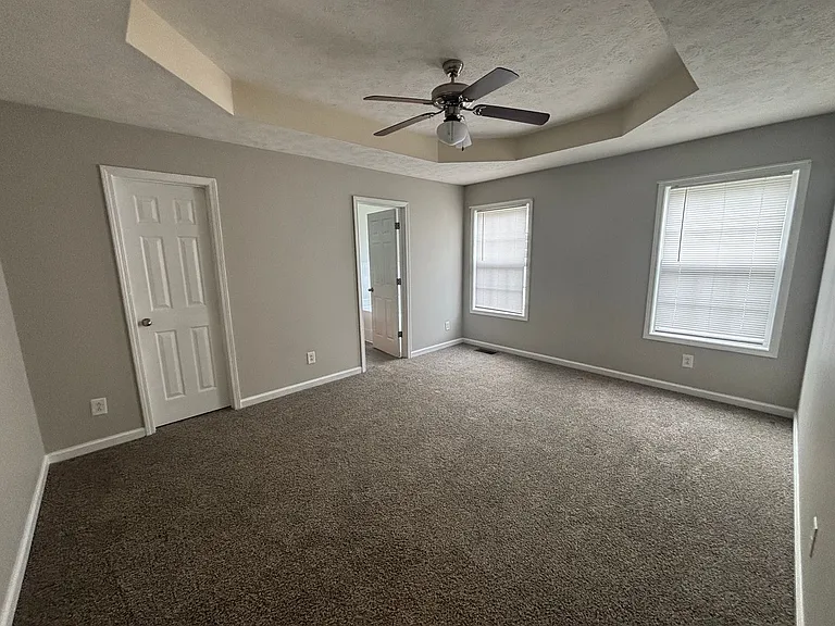 306 Chalet Cir — Photo 12