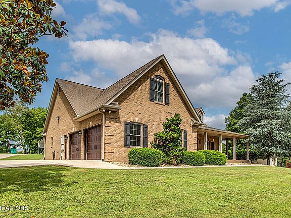 2nd image of 7221 Regency Rd