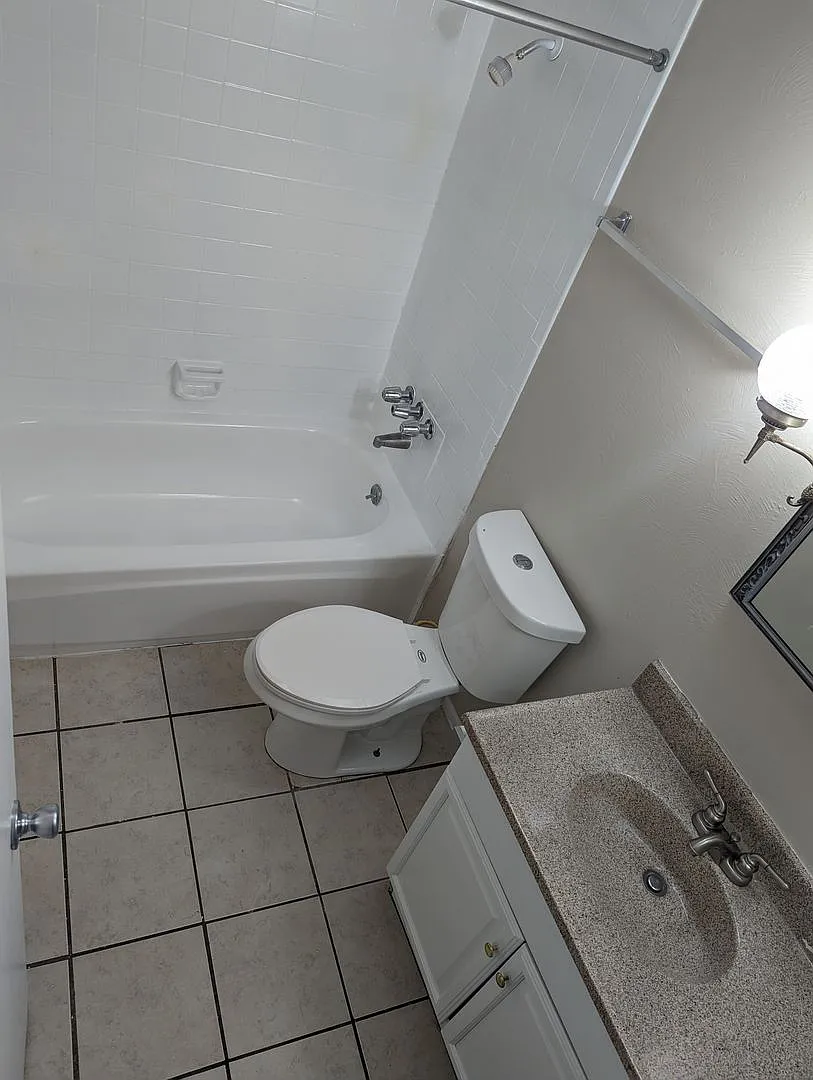 Villa Del Rey Apartment Homes — Photo 1