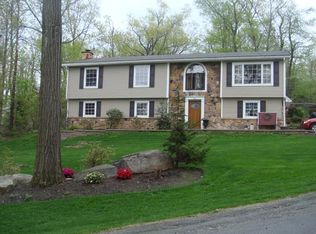 18 Tanglewood Dr, Highland Lakes, NJ 07422