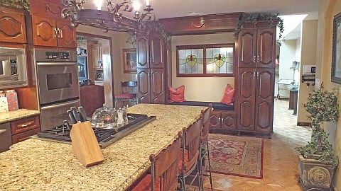 Gourmet kitchen center island