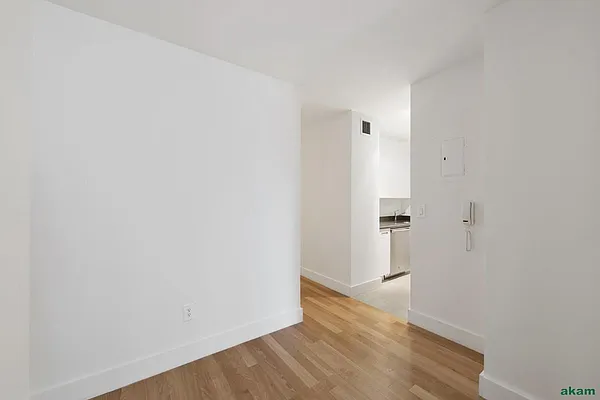 Rented by Akam Sales and Brokerage | media 22