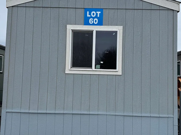 700 W Unity Loop — Photo 1