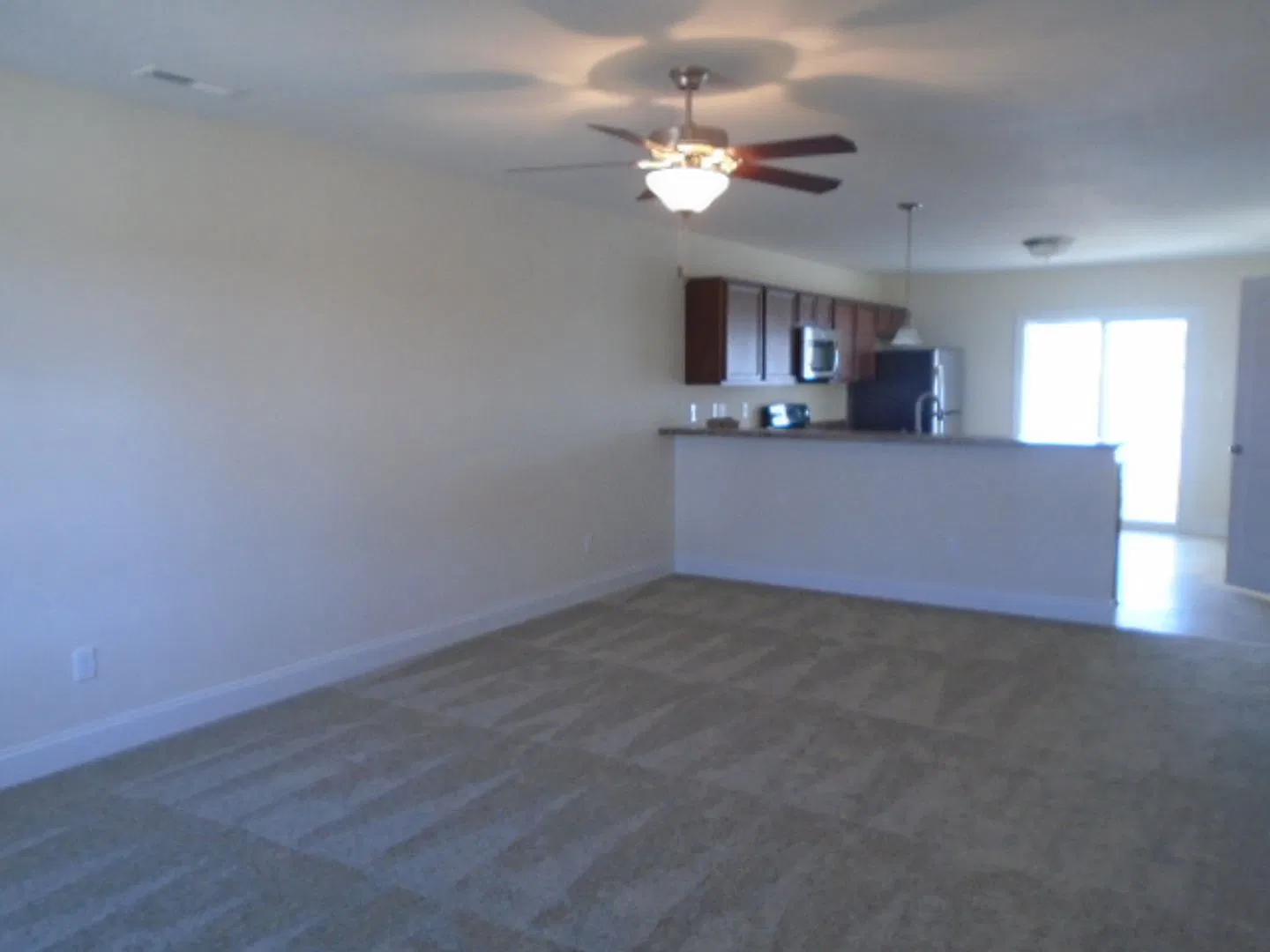 Featuring 2 bedrooms and 2.5 bathrooms. The main level features a welcoming living area, a kitche... — Photo 2