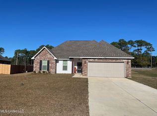 11420 Memphis Cir, Ocean Springs, MS 39564