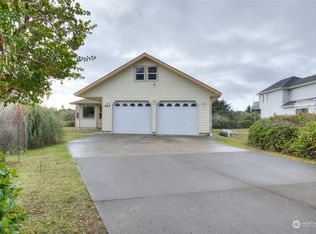 883 Pheasant Pl SW, Ocean Shores, WA 98569