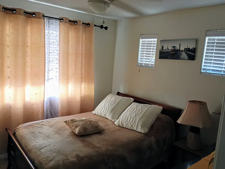 Features
One double/ full size bed
and
One Smart TV