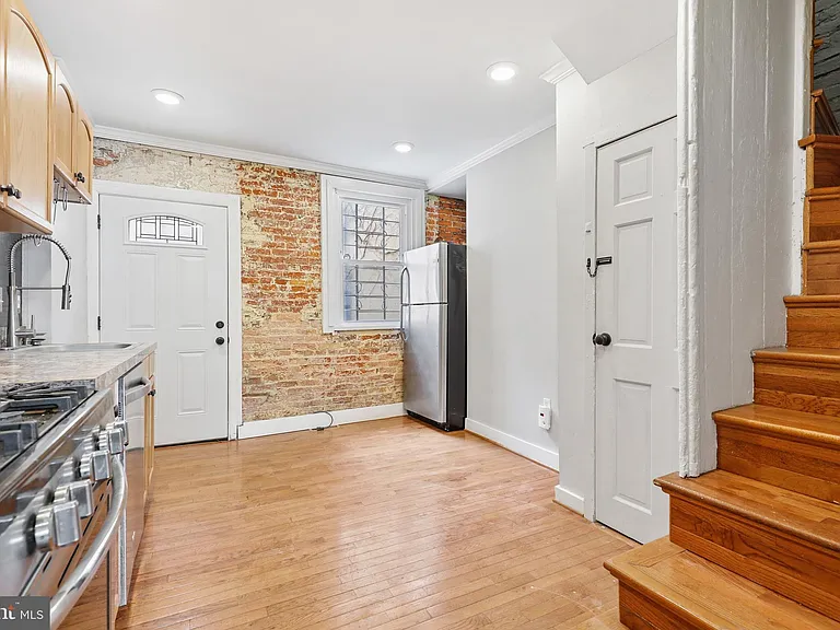 803 S Hanover St — Photo 7