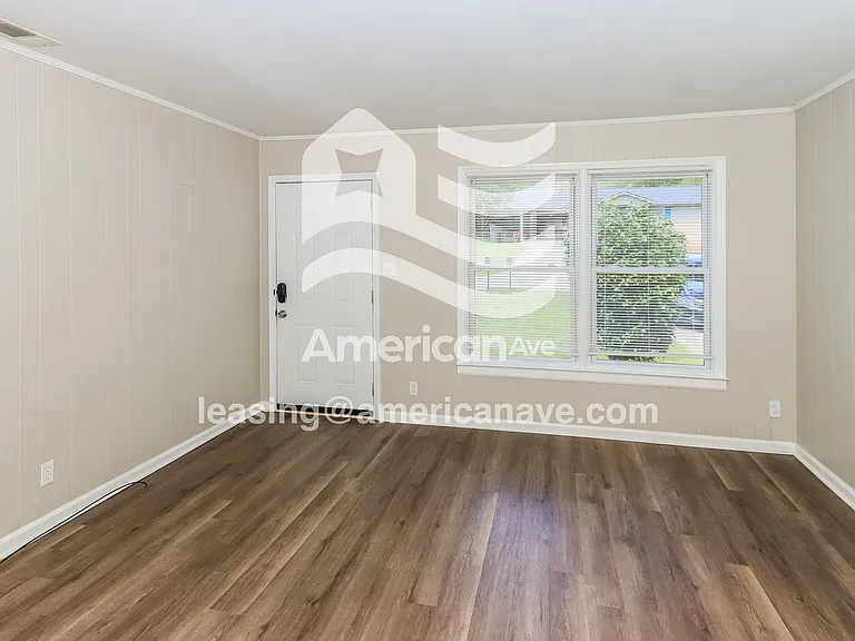 838413_004_wm_-_living_room_13062876.jpg