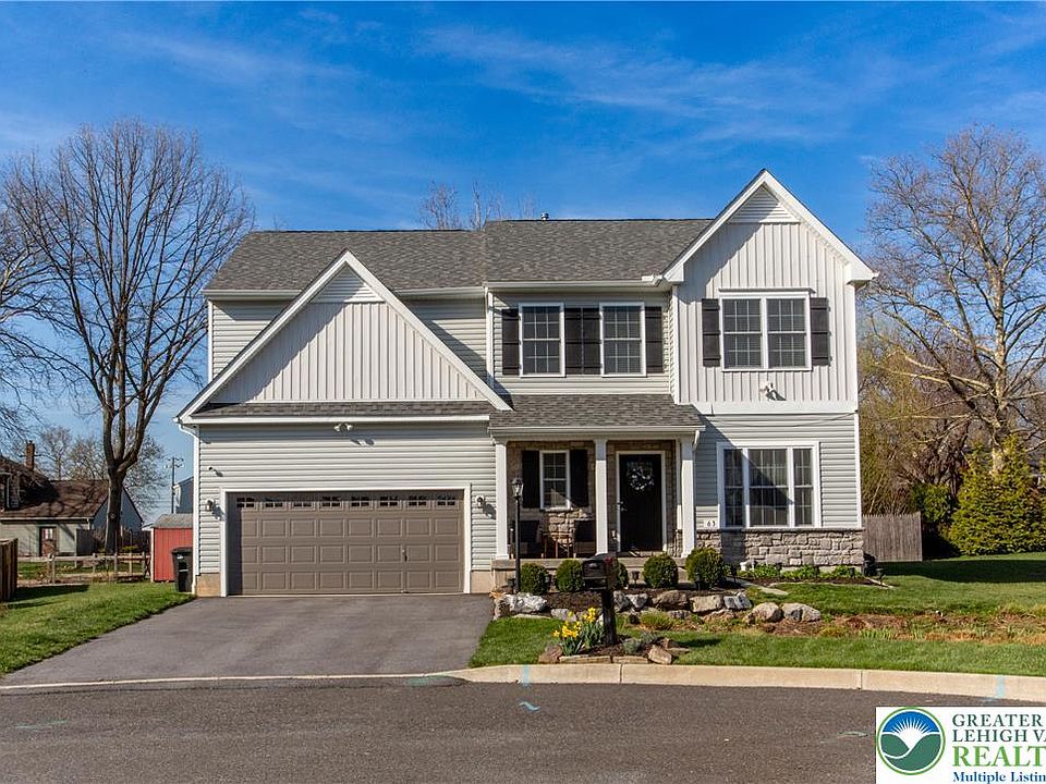 2nd image of 63 Oxford Ridge Ct