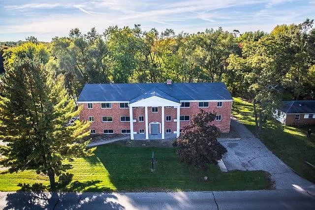2 bed, 752 sqft, $1,150 — Photo 3