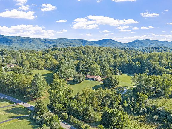 3rd image of 537 Blue Ridge Tpke