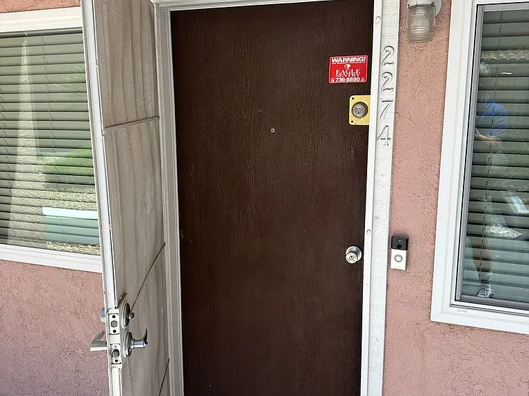 2274 E Desert Inn Rd — Photo 7