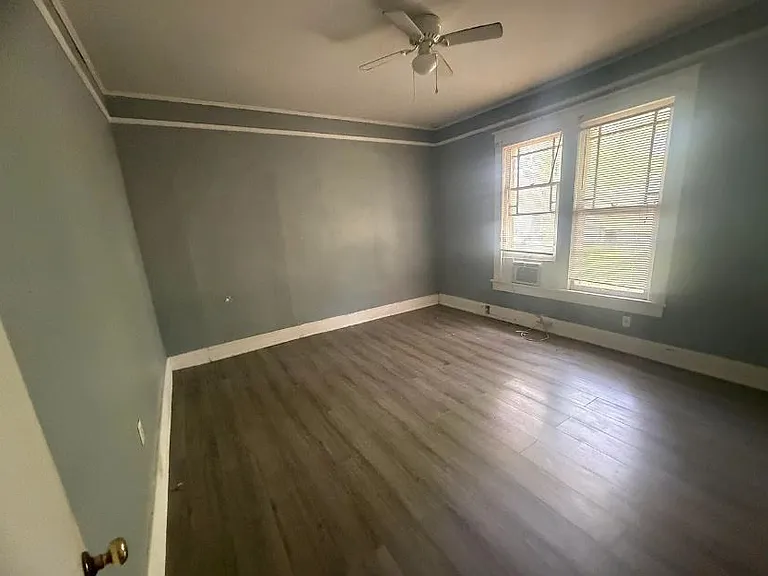 719 S Plum St — Photo 5