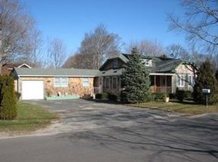 9 Little Fresh Pond Rd, Southampton, NY 11968