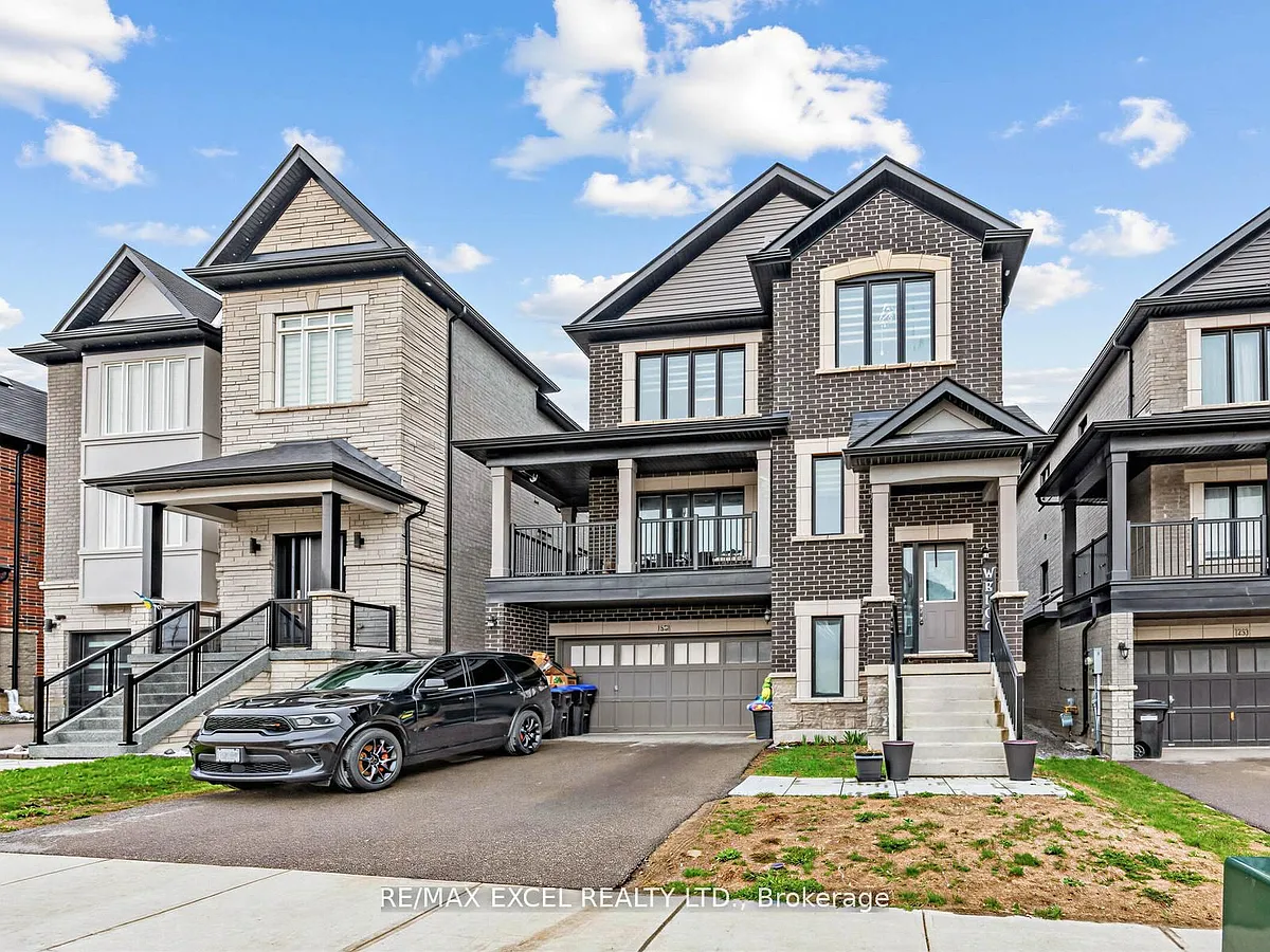 Building Photo - 1454 Stovell Cres