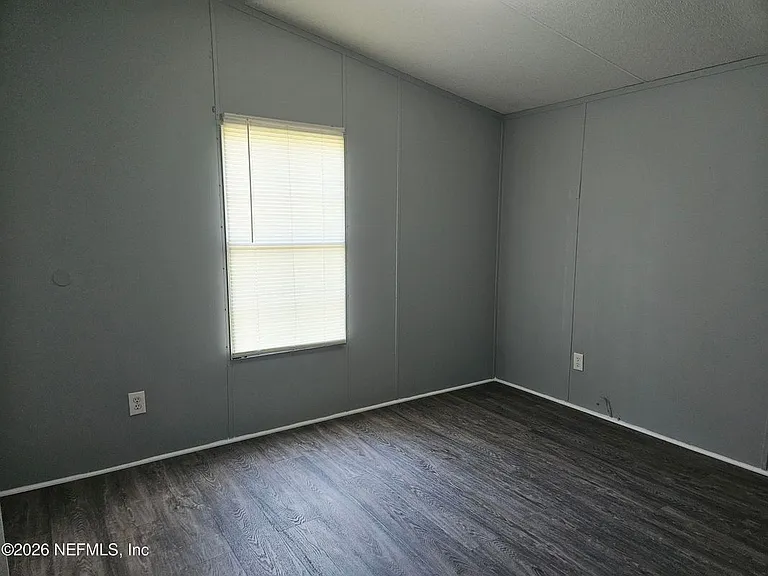 2415 Clover Ave — Photo 9