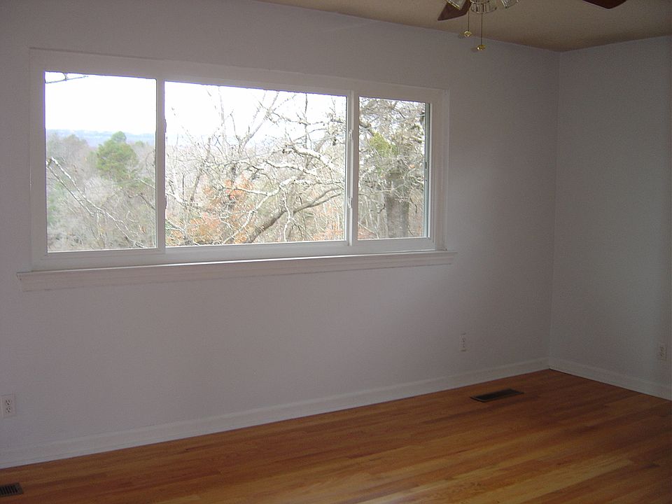 1st image of 3563 Oak Knoll Dr