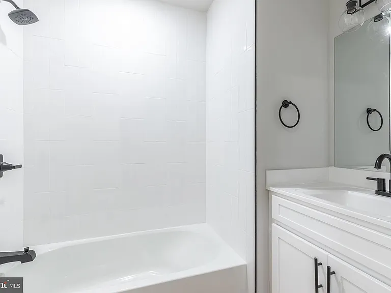 2121 Bellmore St — Photo 12