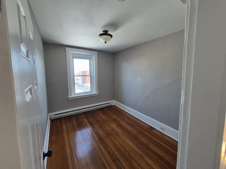 48 High St #4 — Photo 9