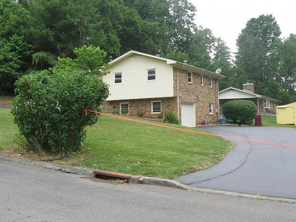 2nd image of 1009 Beechwood Dr