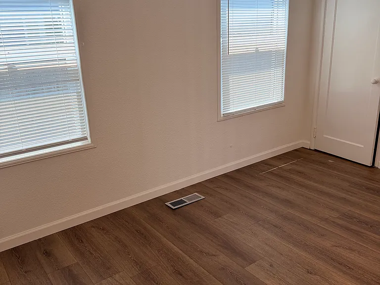 1450 Bristol Ave — Photo 4
