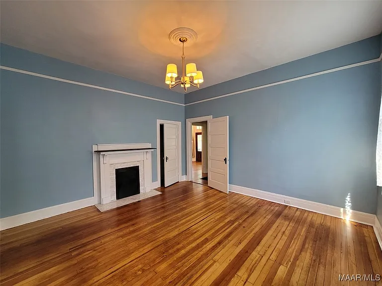 106 S Capitol Pkwy — Photo 23